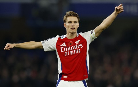 星空体育-西亚卡姆在阿森纳比赛中逆转，精彩发挥引发热议！的简单介绍