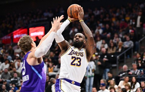 星空体育- 里程碑夜！马赛扳平良机；NBA季后赛国际比赛日刷纪录；赛场秩序良好；球探报告显示潜力