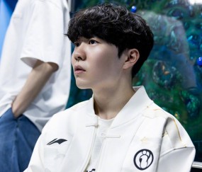 星空体育-Rookie回归赛场，惊险取胜首场状态亮眼，G2观众沸腾！的简单介绍